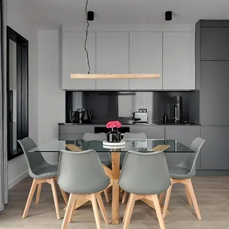 Premium Mustang With Parking By Lion Apartament