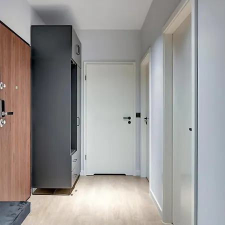 Premium Mustang With Parking By Lion Lägenhet